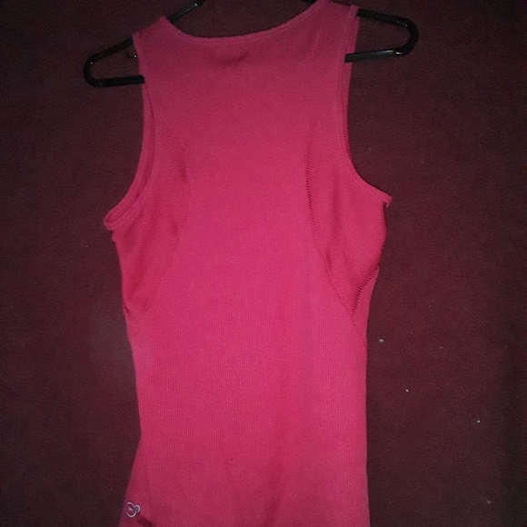 Puma Women's Tank Top/Muscle Teeshirt - Picture 5 of 10